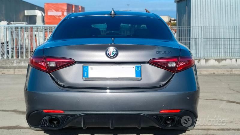 Usata Alfa Romeo Giulia Tech Edition 190 CV (139 kW) 2019 Grigio Berlina