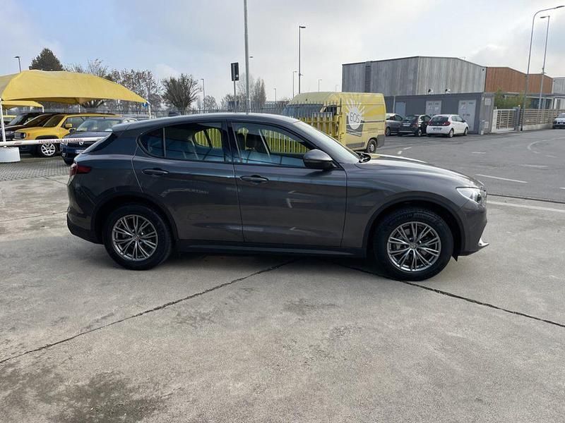 Usata Alfa Romeo Stelvio Business 190 CV (139 kW) 2021 Antracite / metallizzato SUV