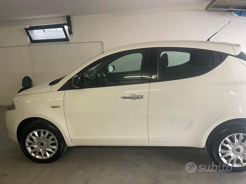 Usata Lancia Ypsilon 2015 Bianco Utilitaria