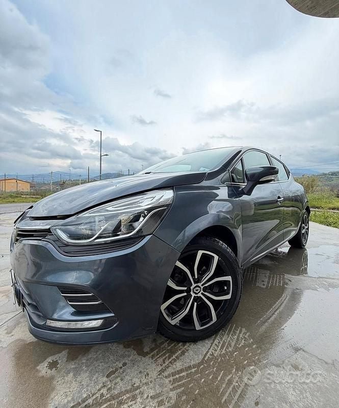 Usata Renault Clio IV Intens 75 CV (55 kW) 2017 Blu Berlina