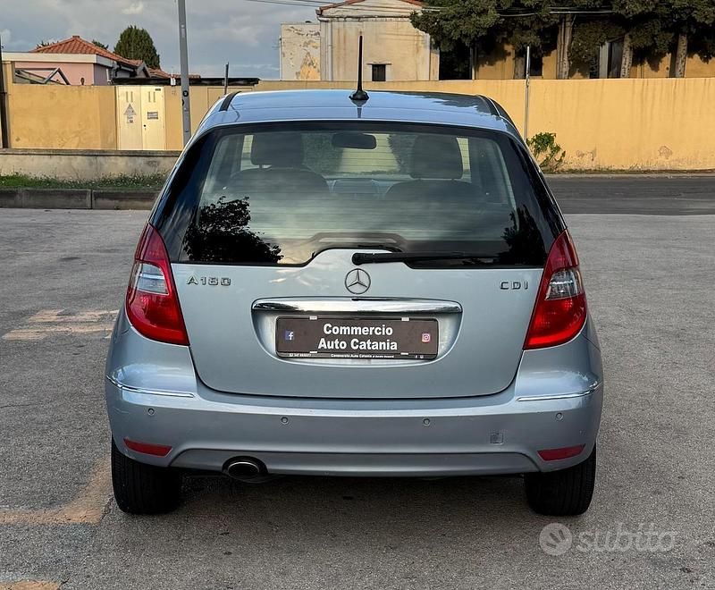 Usata Mercedes A180 108 CV (79 kW) 2010 Blu Berlina
