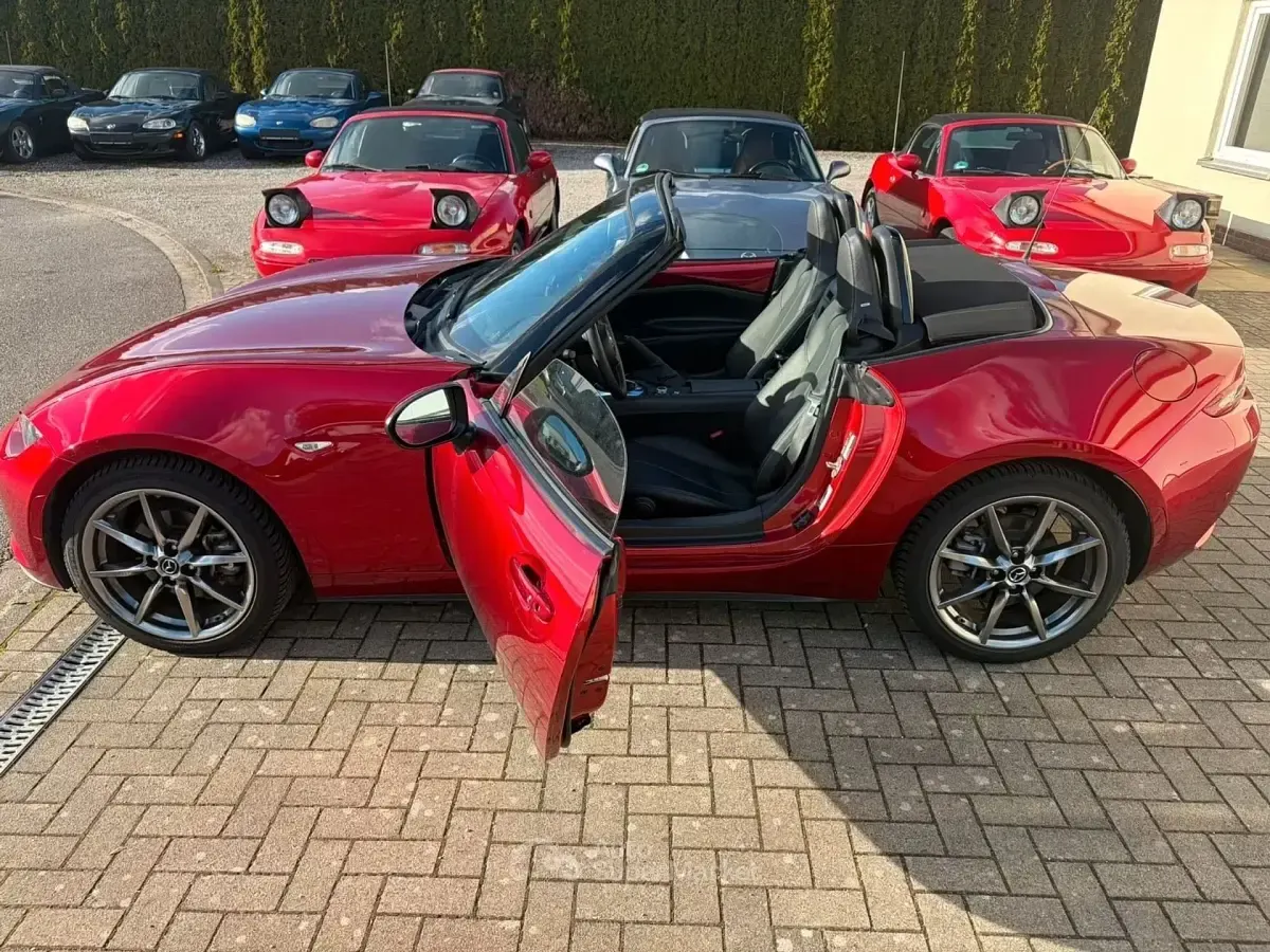 Usata Mazda MX5 184 CV (135 kW) 2023 Rosso Cabrio
