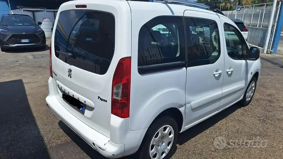 Usata Peugeot Partner 109 CV (80 kW) 2011 Bianco Monovolume
