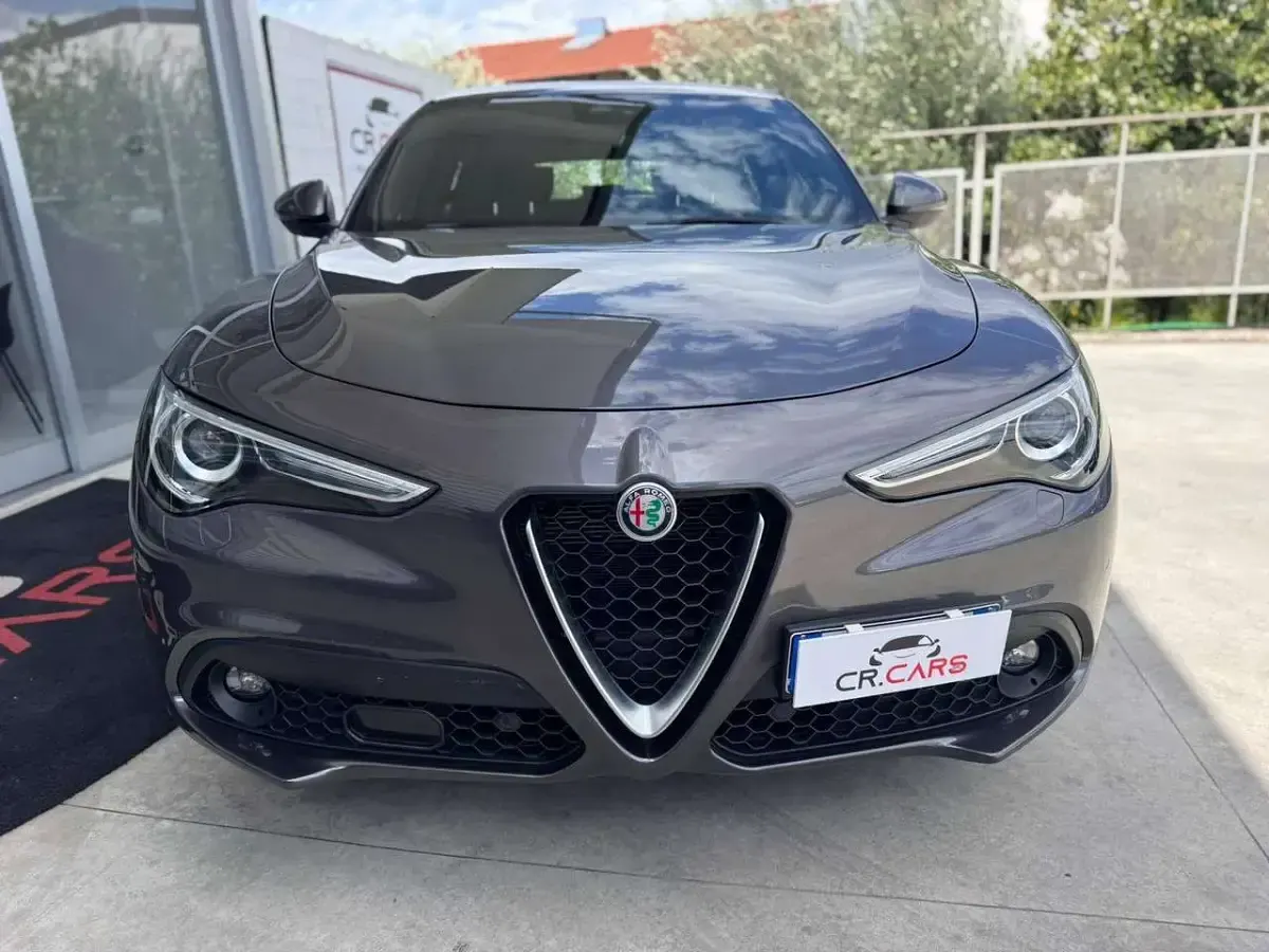 Usata Alfa Romeo Stelvio Sprint 190 CV (139 kW) 2021 Grigio SUV