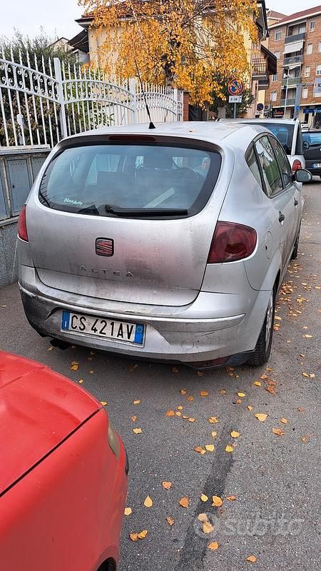 Grigio Usata 2004 Seat Altea Monovolume | 600 € (Super prezzo) - Immagine 1/4