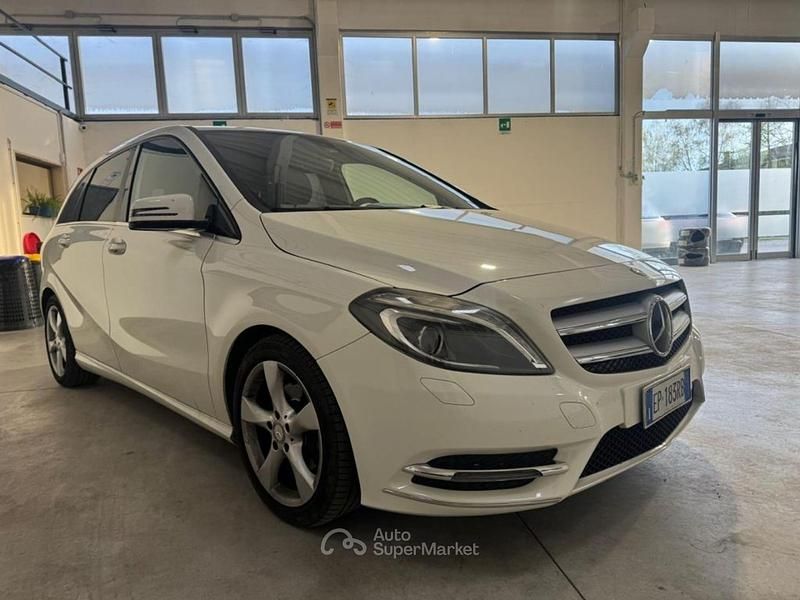 Usata Mercedes B200 Premium 136 CV (100 kW) 2013 Bianco Monovolume