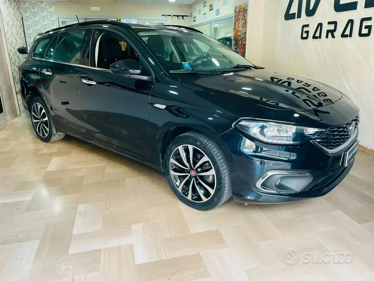 Usata Fiat Tipo Lounge 120 CV (88 kW) 2019 Nero Station wagon