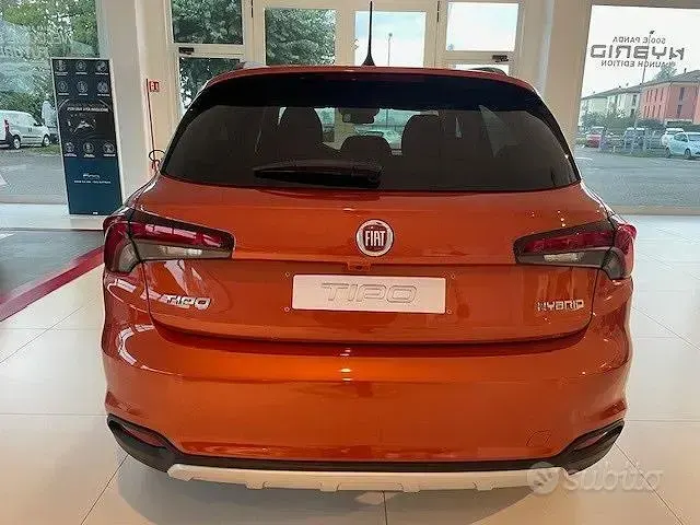 Usata Fiat Tipo 130 CV (95 kW) 2023 Giallo Utilitaria