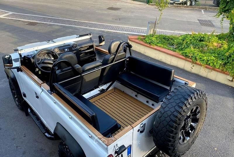Usata Land Rover Defender 122 CV (89 kW) 2014 Bianco pastello SUV