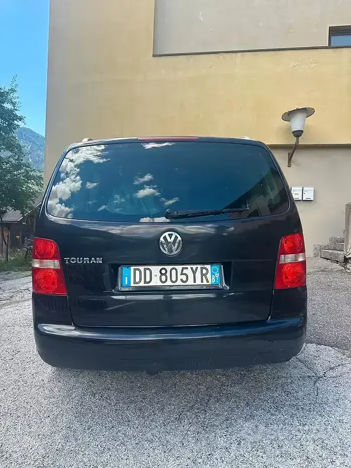 Usata VW Touran 140 CV (102 kW) 2007 Nero Monovolume