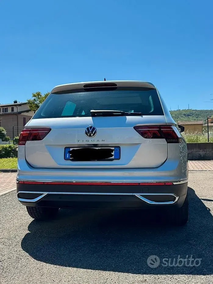 Usata VW Tiguan Elegance 150 CV (110 kW) 2023 Grigio SUV
