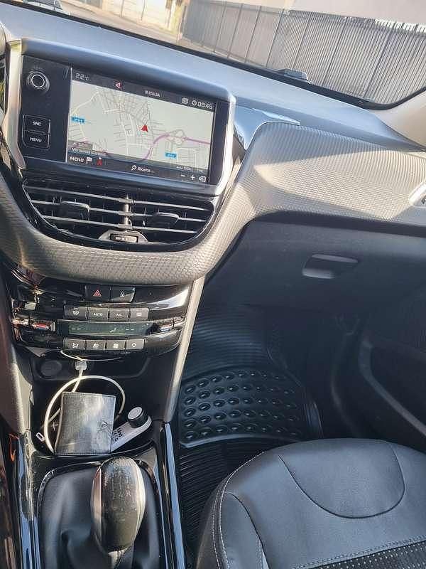 Usata Peugeot 2008 Allure 99 CV (72 kW) 2017 Nero SUV