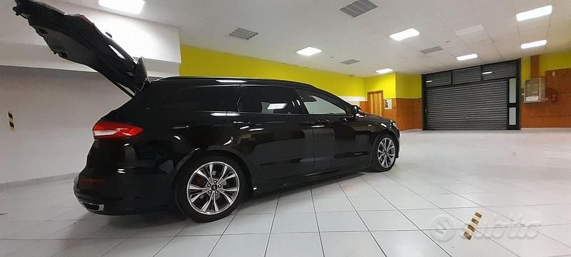 Usata Ford Mondeo 180 CV (132 kW) 2018 Nero Station wagon