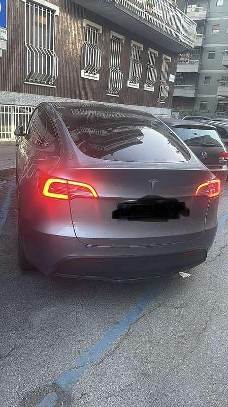 Usata Tesla Model Y RWD 88 kW (120 CV) 2025 SUV