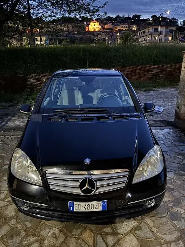 Usata Mercedes A180 Elegance 109 CV (80 kW) 2011 Utilitaria
