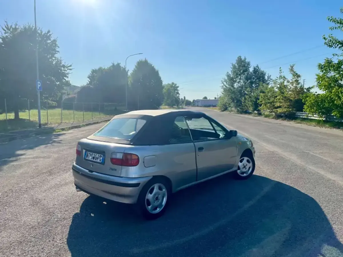 Usata Fiat Punto 60 CV (44 kW) 2001 Argento Utilitaria