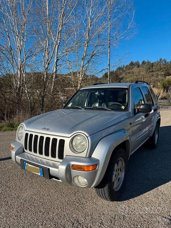 Usata Jeep Cherokee Limited 2004 Grigio SUV