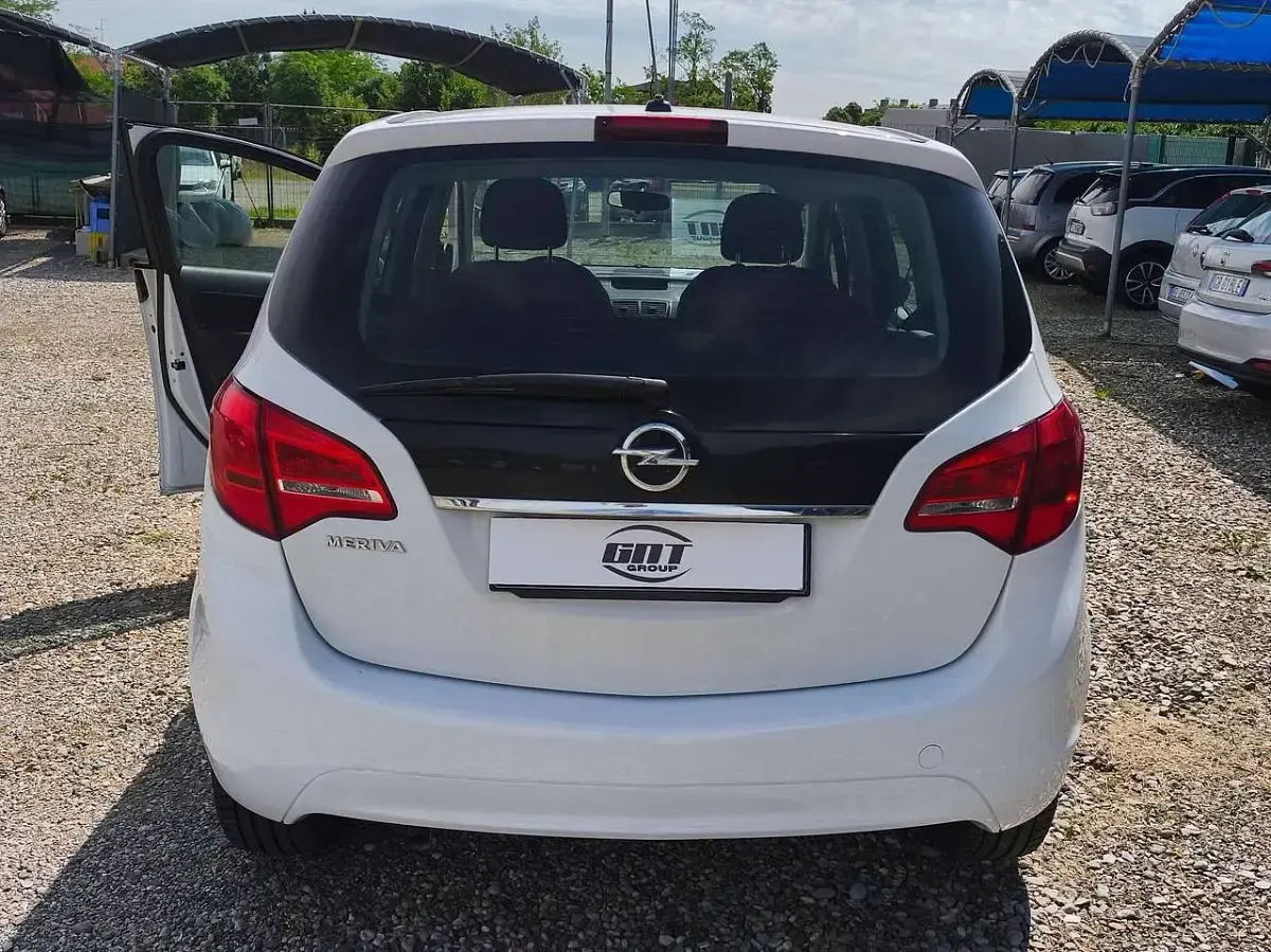 Usata Opel Meriva Cosmo 101 CV (74 kW) 2017 Bianco Monovolume