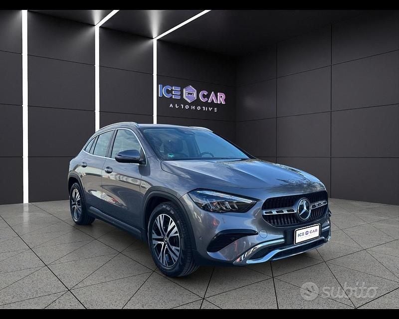 Grigio Usata 2024 Mercedes GLA180 Advanced SUV | 31.980 € (Super prezzo) - Immagine 1/4