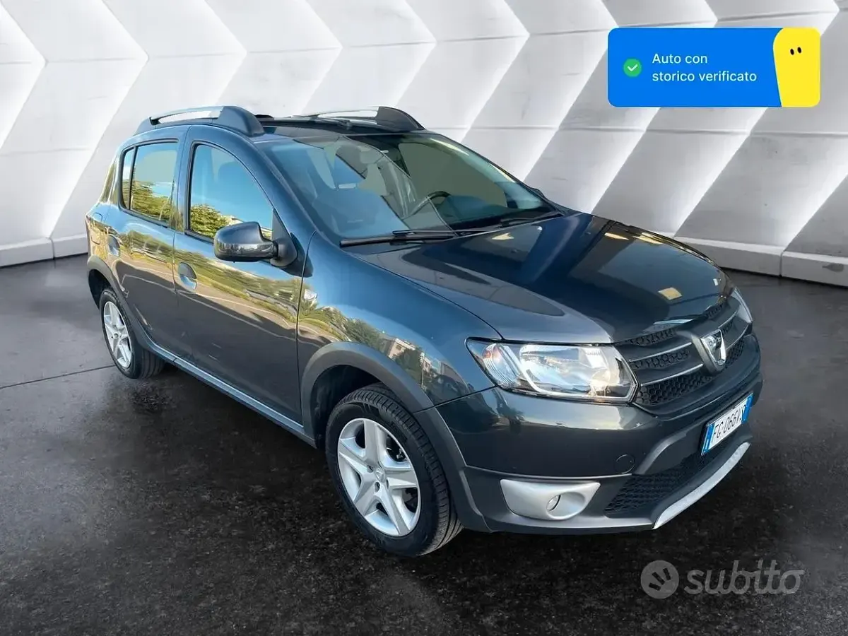 Usata Dacia Sandero Stepway 90 CV (66 kW) 2017 Grigio Berlina