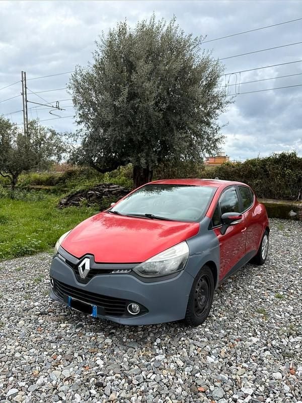 Usata Renault Clio IV 75 CV (55 kW) 2014 Rosso Utilitaria