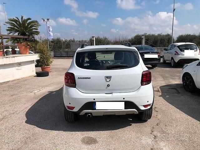 Usata Dacia Sandero Stepway 90 CV (66 kW) 2017 Bianco Berlina