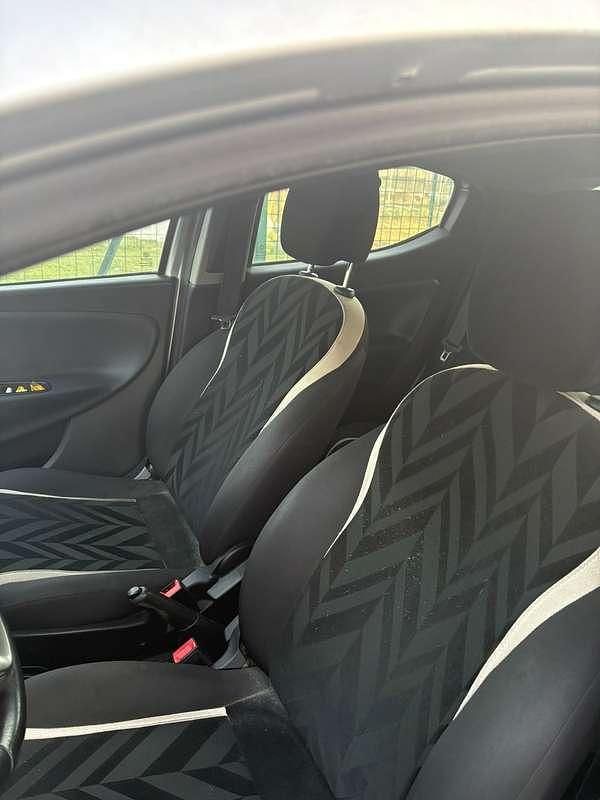 Usata Lancia Ypsilon Gold 69 CV (50 kW) 2017 Utilitaria