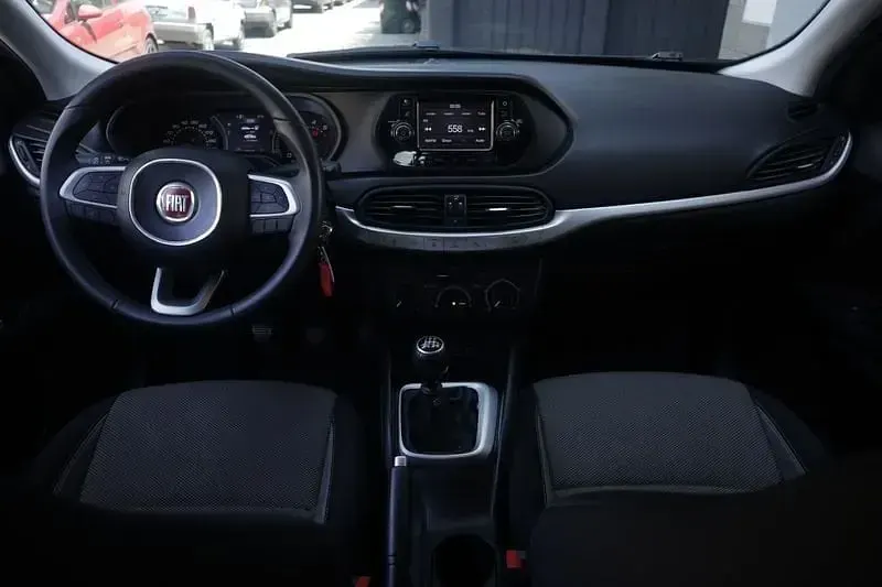 Usata Fiat Tipo Lounge 95 CV (69 kW) 2017 Sabbia Utilitaria