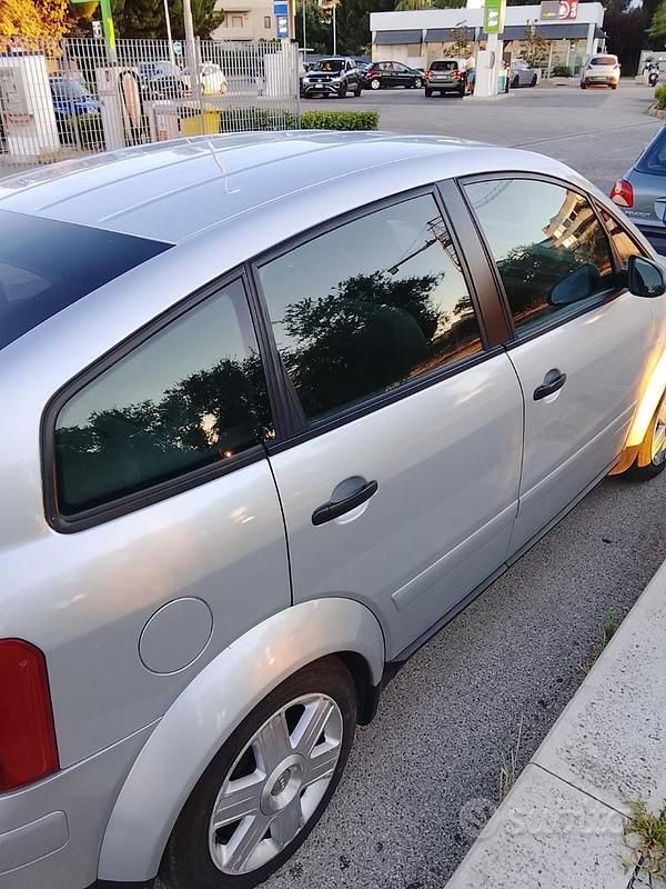 Usata Audi A2 75 CV (55 kW) 2001 Grigio Utilitaria