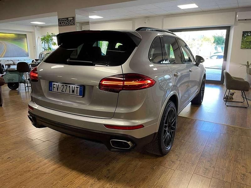 Usata Porsche Cayenne Platinum Edition 250 CV (183 kW) 2017 Grigio SUV