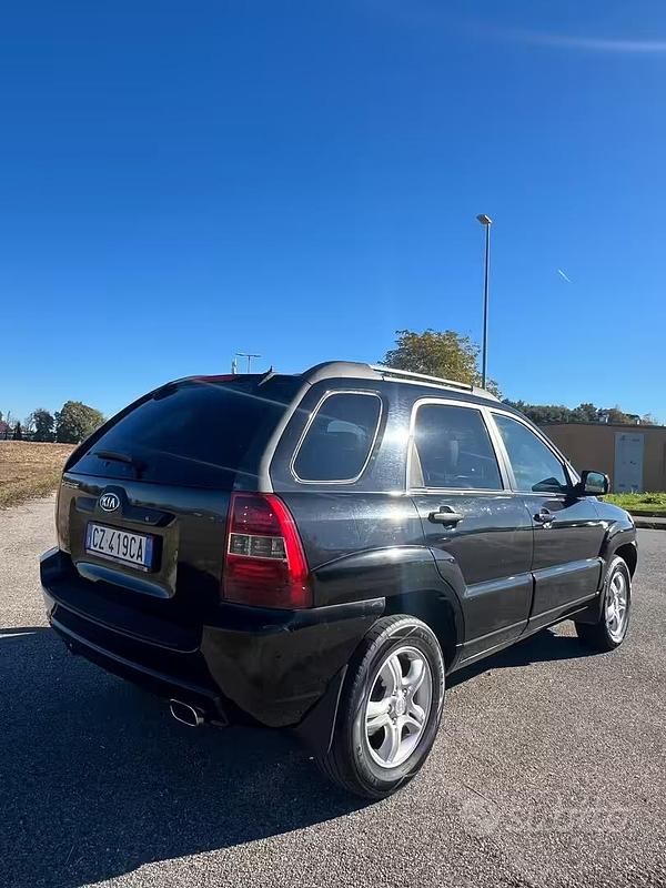 Usata Kia Sportage Active 112 CV (82 kW) 2005 Nero SUV