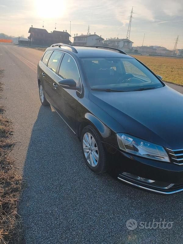 Usata VW Passat 105 CV (77 kW) 2013 Nero Station wagon