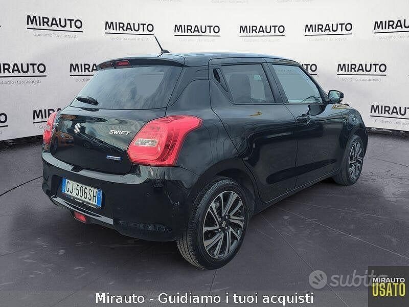 Usado Suzuki Swift Cool 83 CV (61 kW) 2022 Negro Utilitario