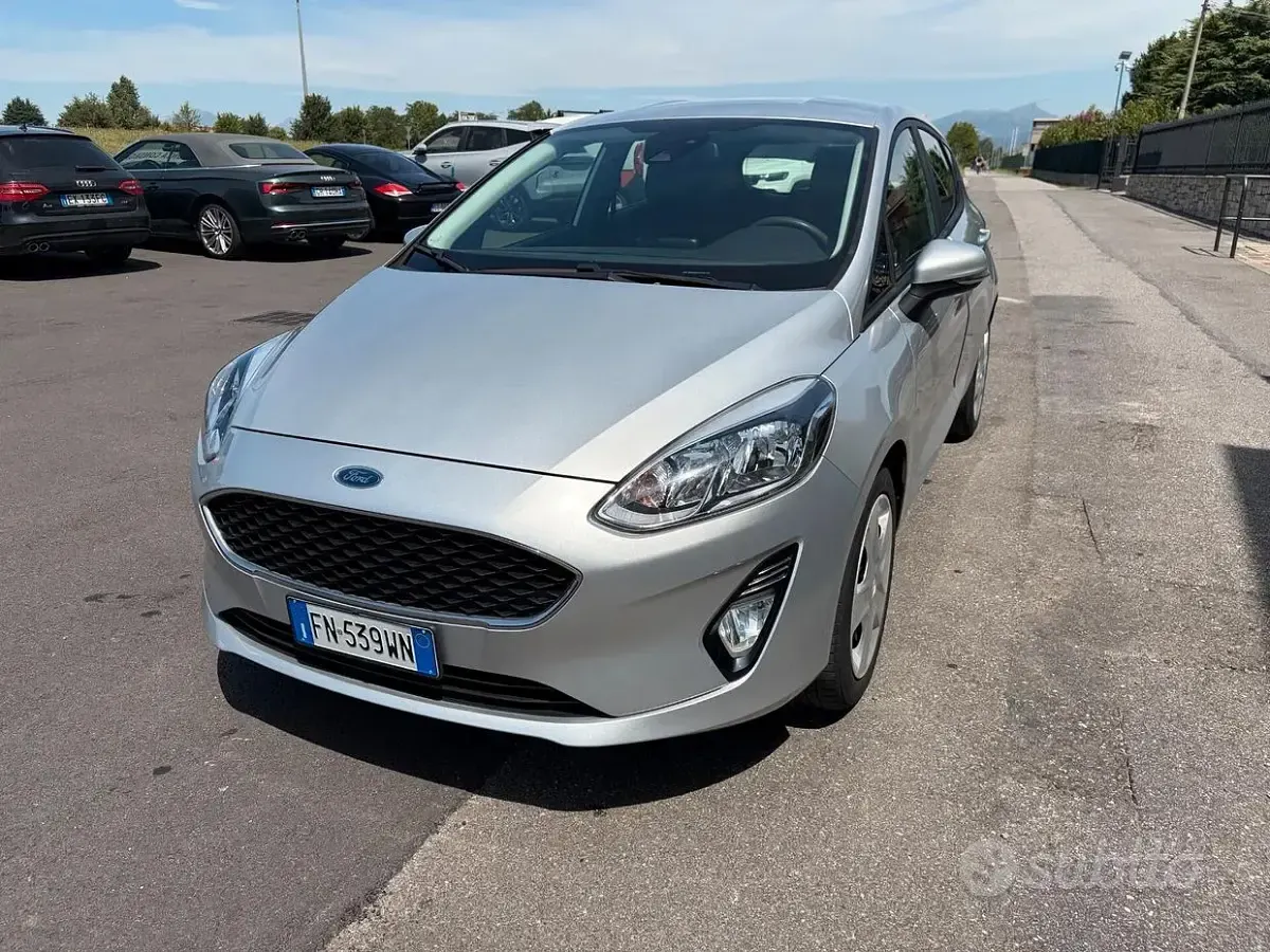Usata Ford Fiesta 71 CV (52 kW) 2018 Grigio Utilitaria