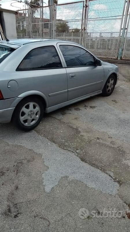 Usata Opel Astra 101 CV (74 kW) 2003 Utilitaria