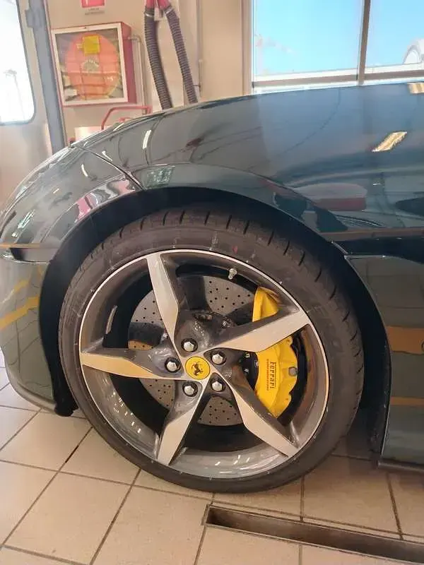 Usata Ferrari Portofino 620 CV (456 kW) 2022 Verde Cabrio