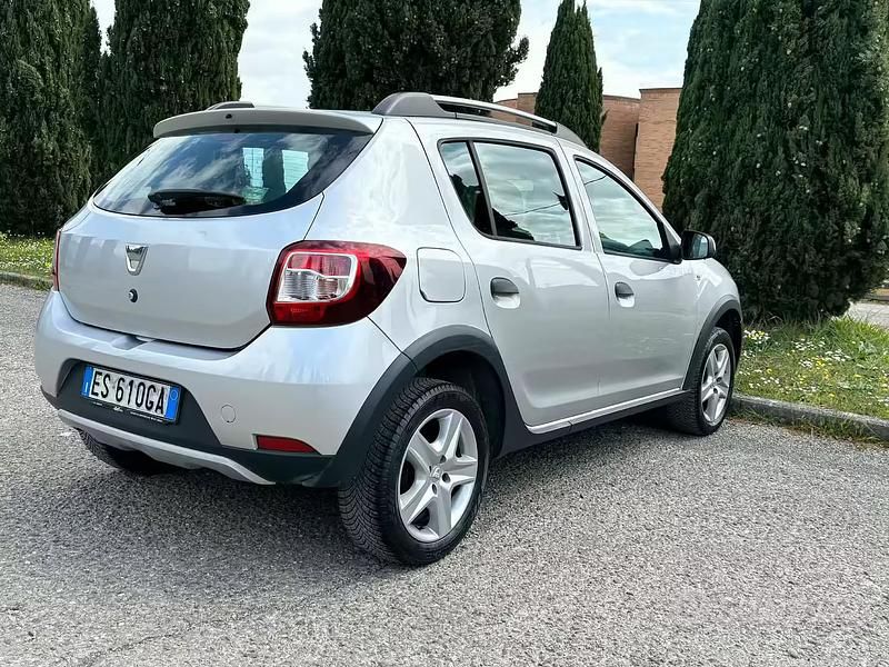 Usata Dacia Sandero Stepway 2014 Grigio Berlina