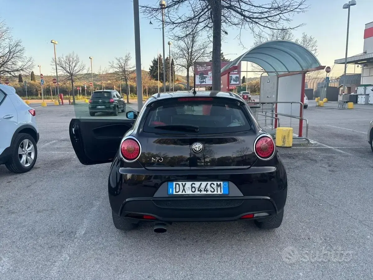 Second-hand Alfa Romeo MiTo 90 CP (66 kW) 2009 Negru Hatchback