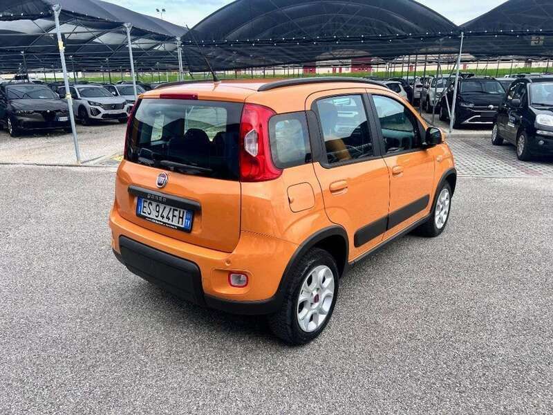 Usata Fiat Panda Trekking 85 CV (62 kW) 2013 Arancione Utilitaria