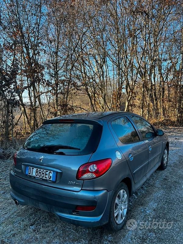 Occasion Peugeot 206+ 60 ch (44 kW) 2009 Gris Citadine