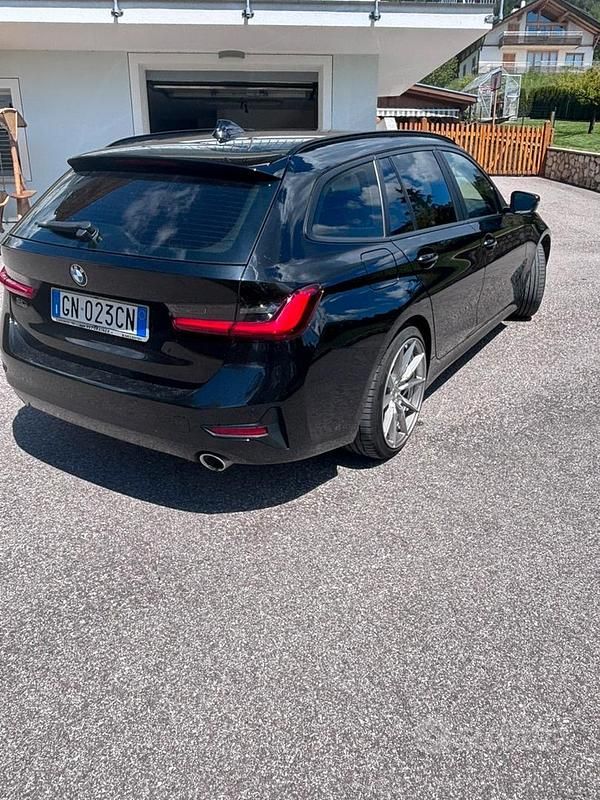 Nero Usata 2021 BMW 320 Efficient Dynamics Station wagon | 30.000 € (Ottimo prezzo) - Immagine 1/4