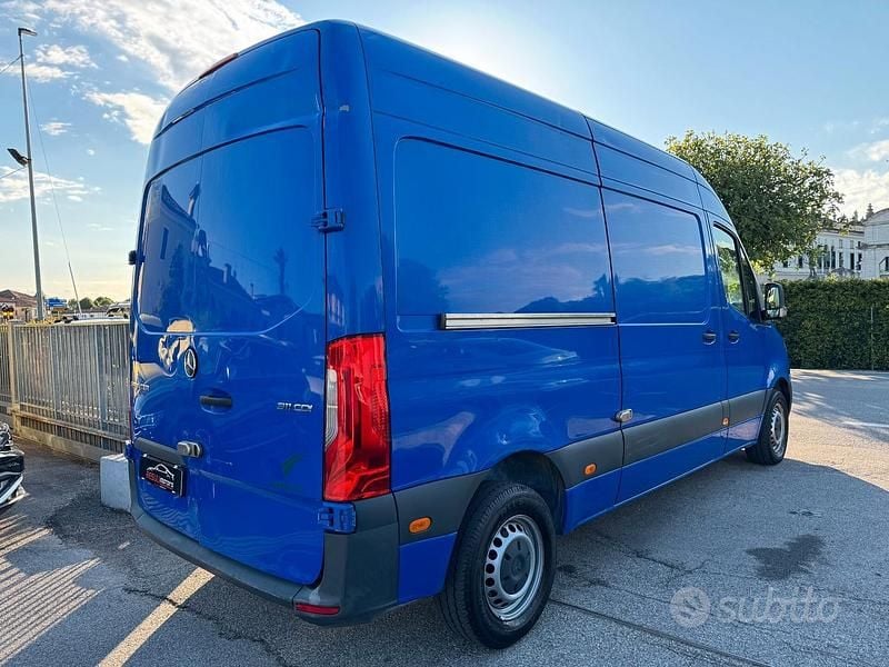 Usata Mercedes Sprinter 114 CV (83 kW) 2020 Blu Furgone