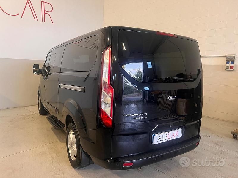 Usata Ford Tourneo Titanium 170 CV (125 kW) 2017 Nero Monovolume