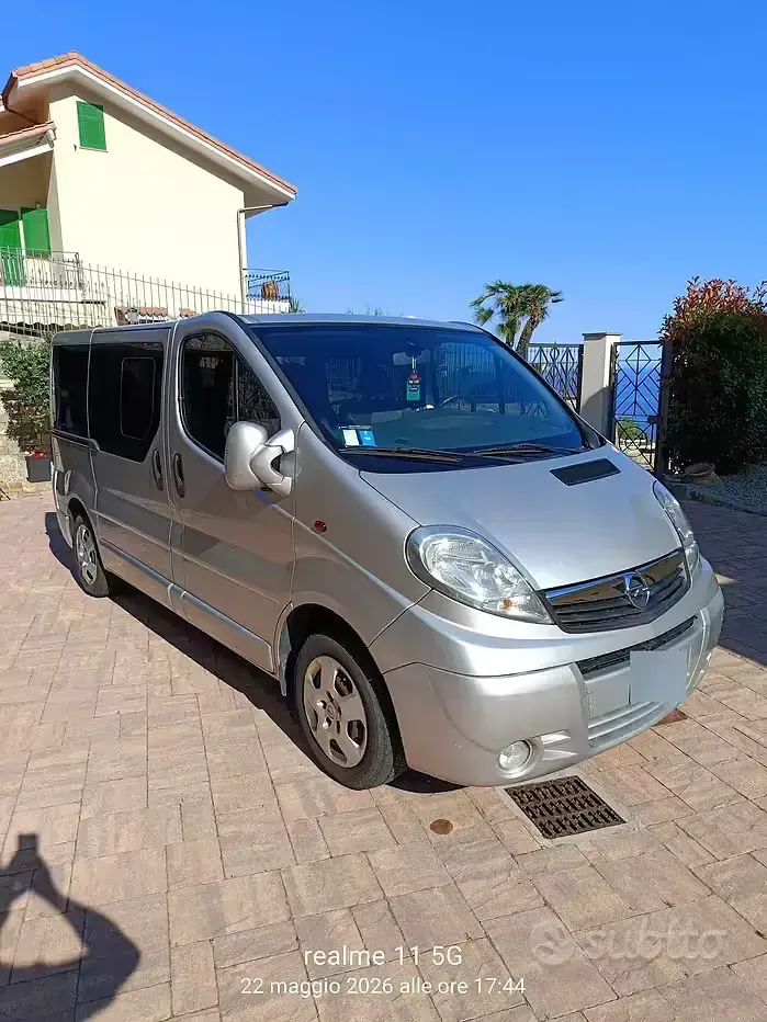 Usata Opel Vivaro 120 CV (88 kW) 2010 Grigio Monovolume