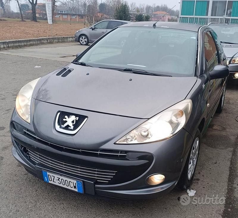 Usata 2009 Peugeot 206+ Due volumi | 800 € (Super prezzo) - Immagine 1/4