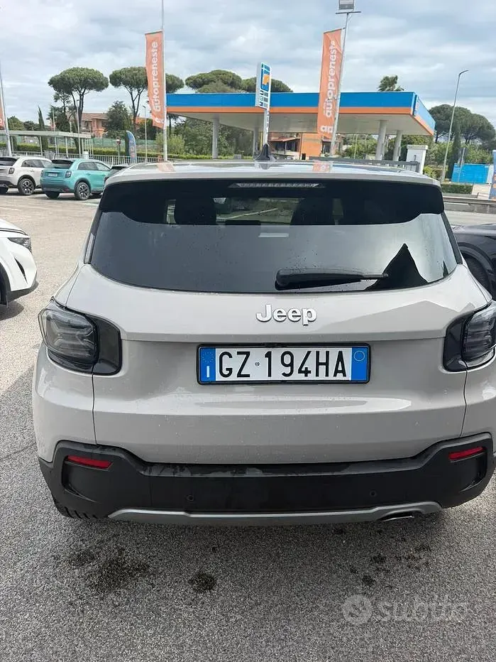 Usata Jeep Avenger Summit 101 CV (74 kW) 2025 Beige SUV