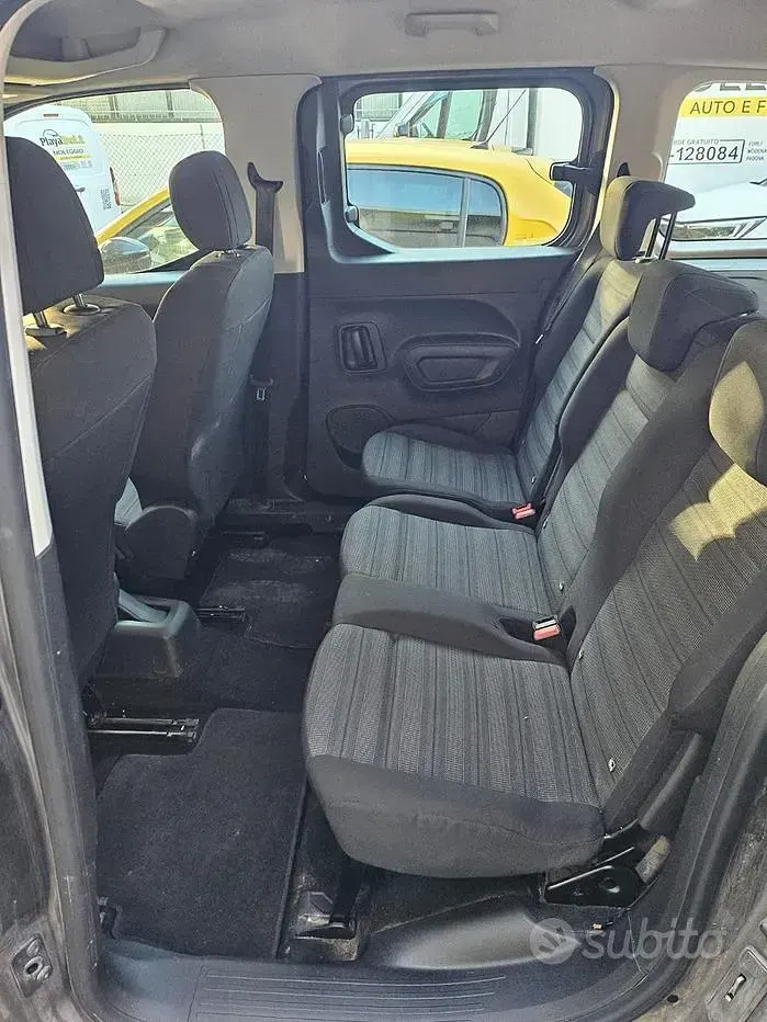 Usata Opel Combo 100 CV (73 kW) 2021 Grigio Monovolume
