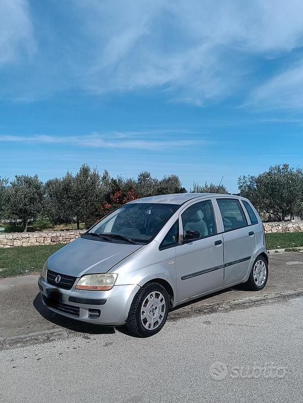 Usata Fiat Idea 2004 Grigio Monovolume