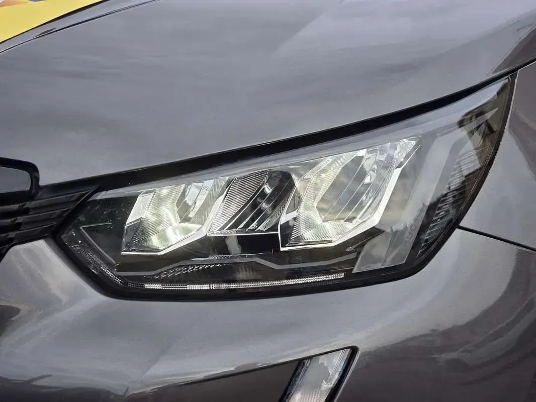 Usata Peugeot 2008 GT-line 131 CV (96 kW) 2020 Grigio SUV