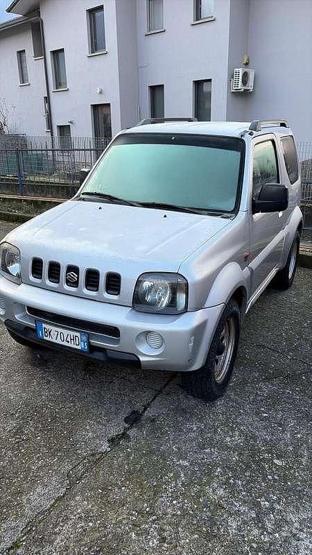 Second-hand Suzuki Jimny 80 CP (58 kW) 2000 Argintiu SUV
